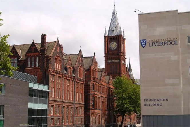 利物浦的医院 去英国利物浦大学留学一年要多少钱